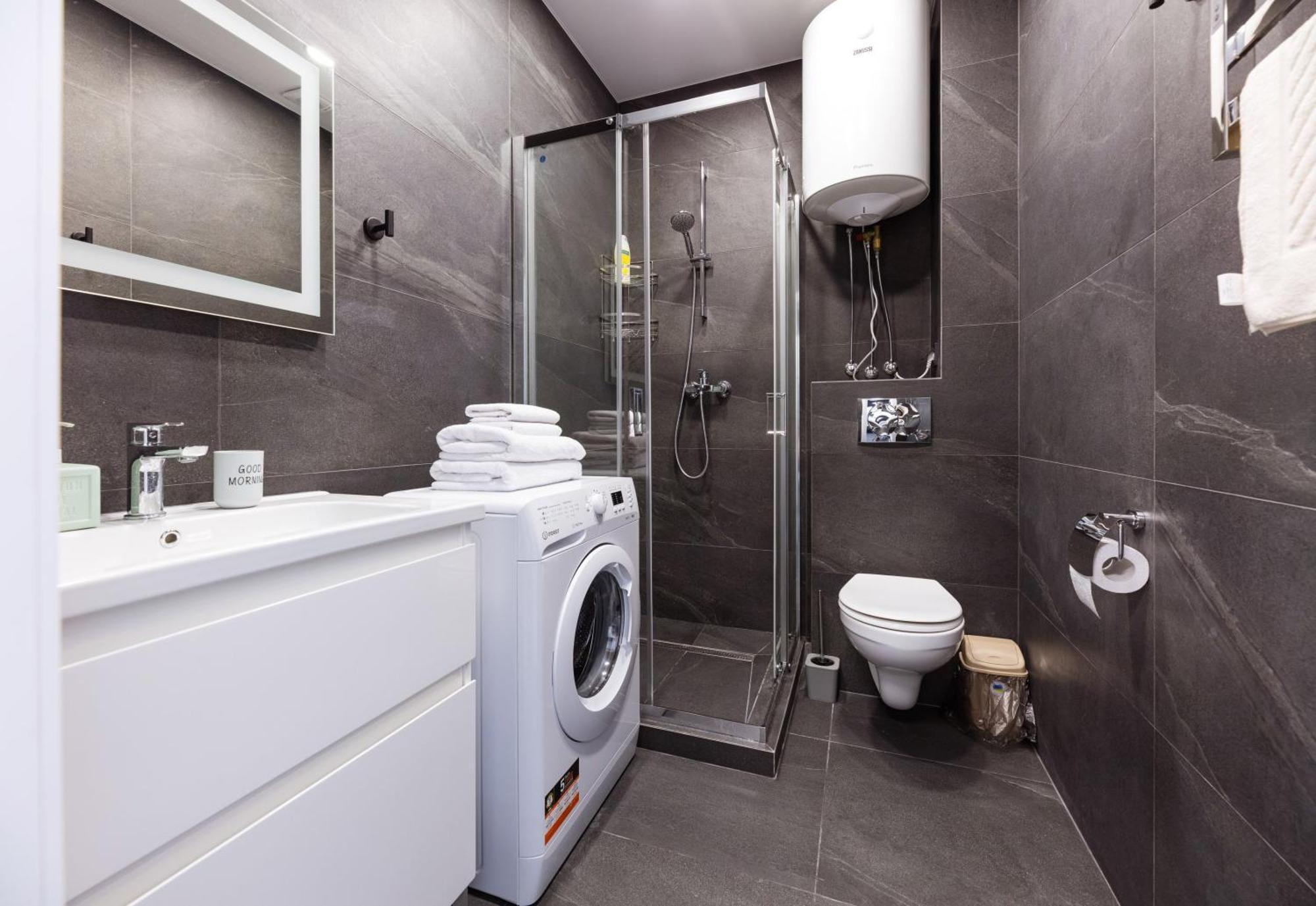 на кирилівська 37 Apartment