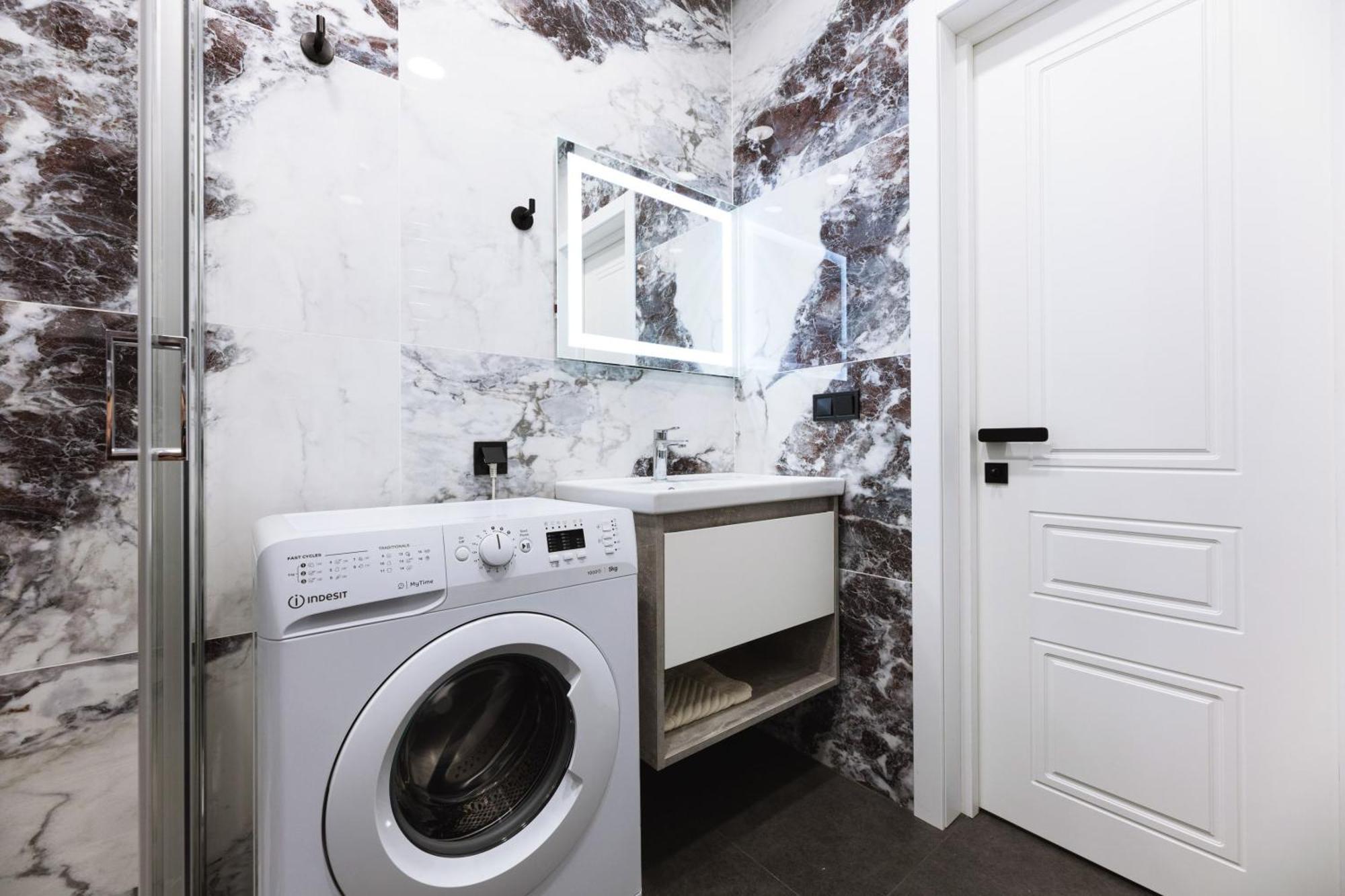 на кирилівська 37 Apartment